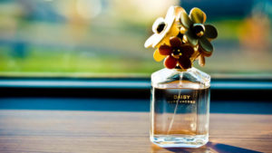 【メンズ】おすすめのフローラル系香水7選!ユニセックスで使える甘くて爽やか系を紹介!