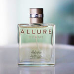 【メンズ】大学生におすすめの人気香水10選！これで女子ウケを狙おう！