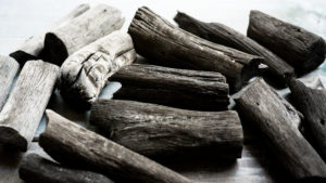 メンズにおすすめの炭洗顔料5選!皮脂をごっそり取ってすべすべ肌に。