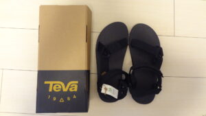 【レビュー】TEVAのオリジナルユニバーサルのサイズ感や履き心地はどうなの？