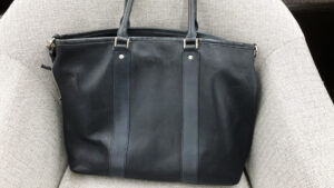 【メンズ】トートバッグの年齢層や持ち方を解説!【初心者必見】