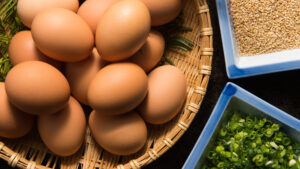 【薄毛予防】ハゲに効果がある食べ物と栄養素とは?【育毛促進】