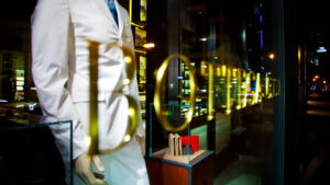 【メンズ】ボッテガヴェネタのブランドイメージ&年齢層は?財布はダサいと思われる?