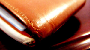 【メンズ】50代におすすめの財布のブランド10選！選び方も解説