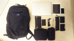 【メンズ】動画クリエイターのバッグの中身とは？持ち歩くモノはこれ