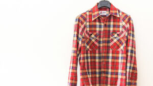 メンズの正しいネルシャツの着こなしとは?サイズ感が重要?