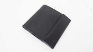 【レビュー】アブラサスの薄い財布を買ってみました。カードが落ちるのは本当?